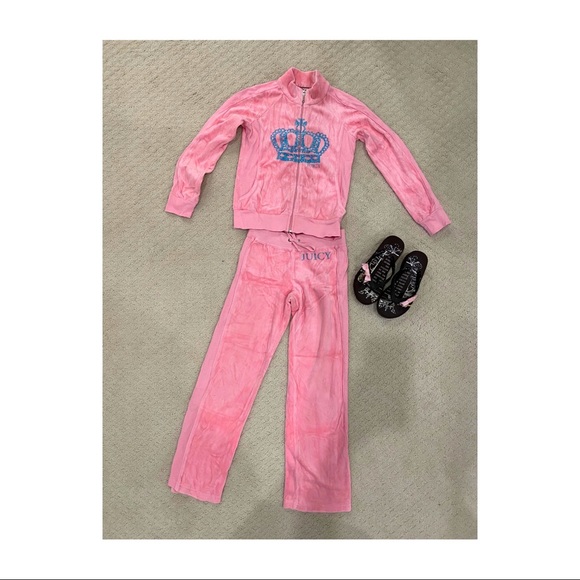 Juicy Couture Terry outfit with matching flip flops